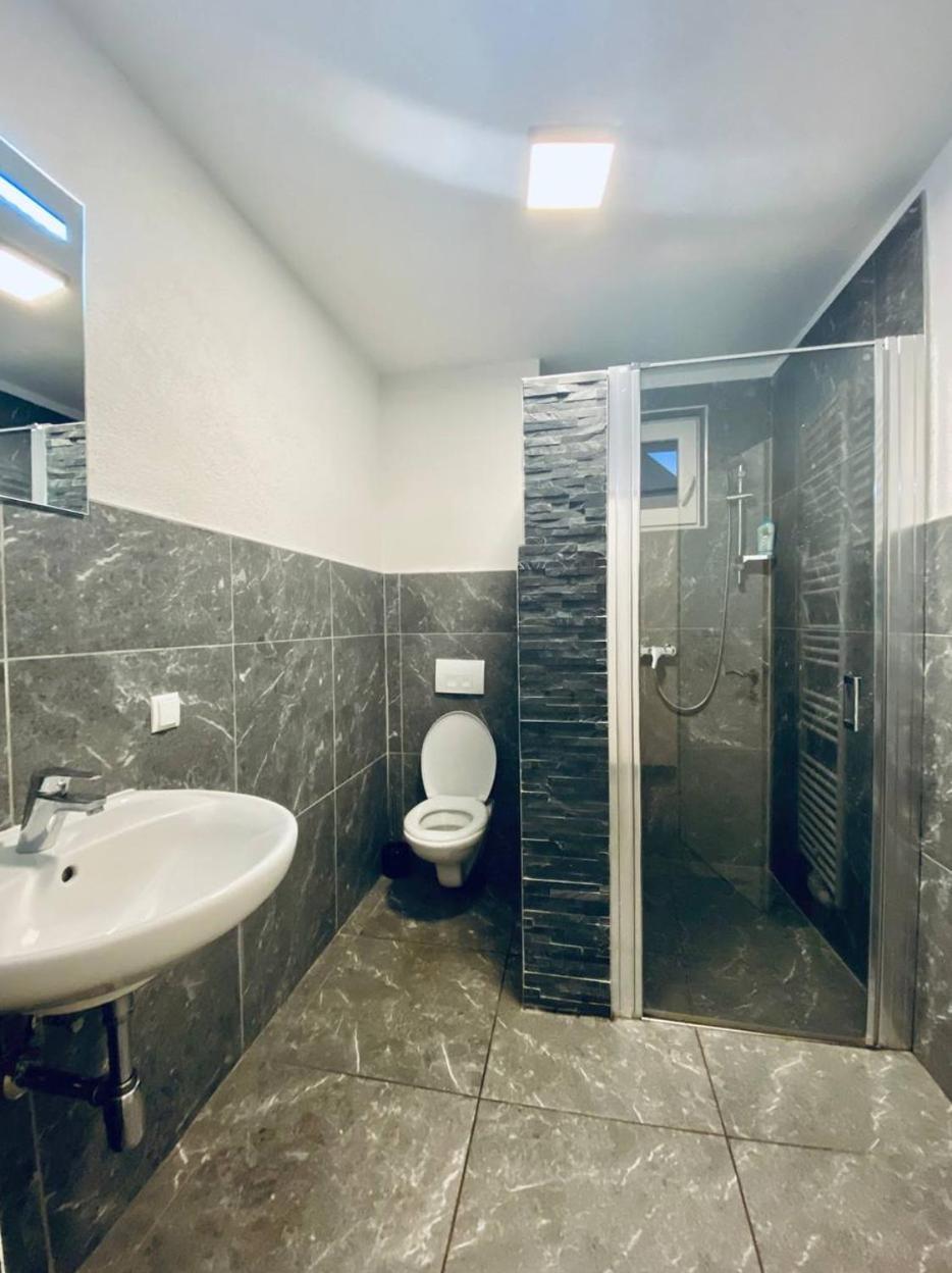 Privatunterkunft Tripel In Floridsdorf Area