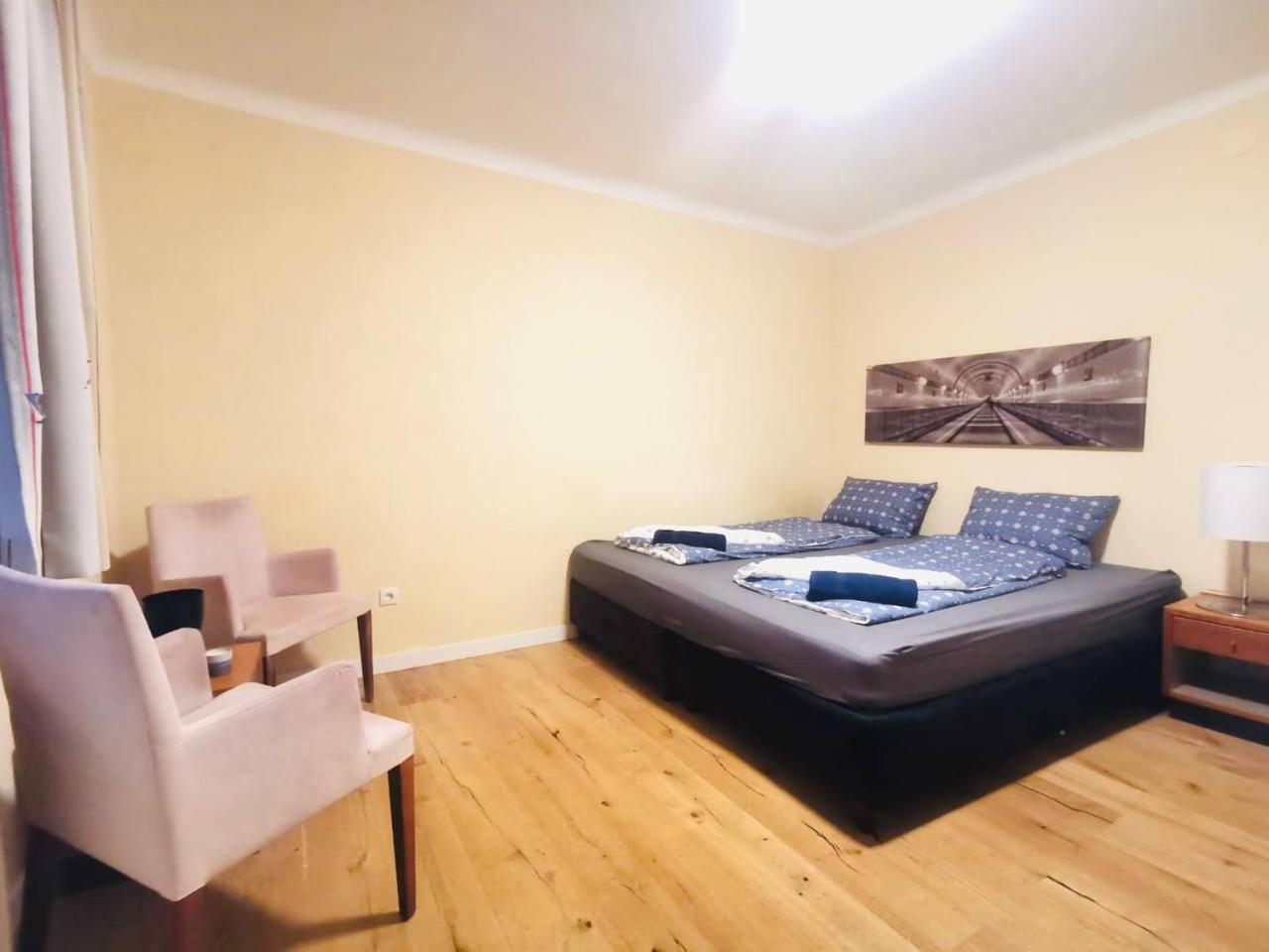 Tripel In Floridsdorf Area * Wenen