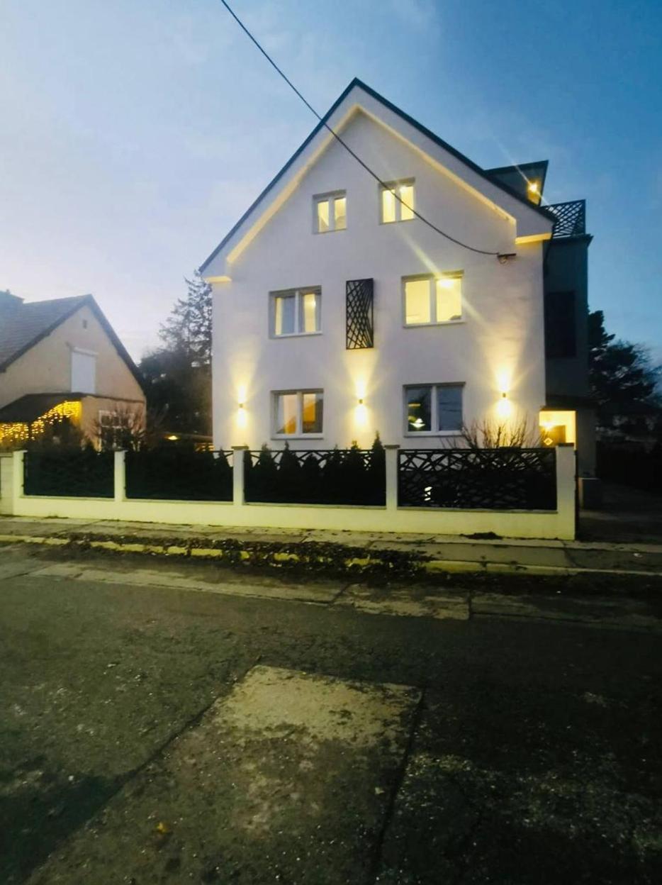 Tripel In Floridsdorf Area Wien